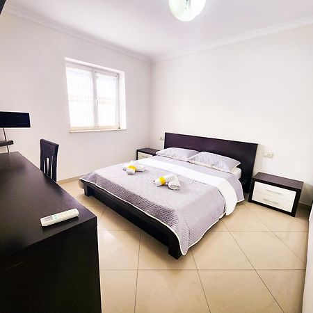 Apartment Sweet New Pazar Tirana Exteriör bild